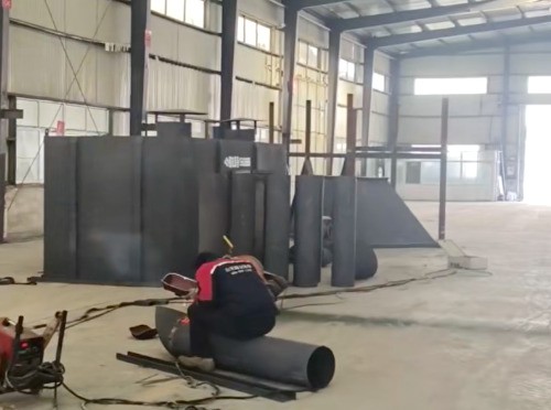 廢鋁破碎線(xiàn)和分選設(shè)備安裝現(xiàn)場(chǎng)