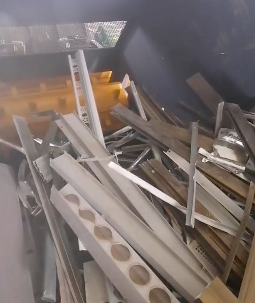 315型對建筑金屬邊框進(jìn)行破碎