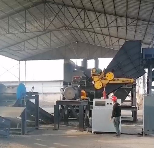 安徽地區(qū)315型破碎機使用現(xiàn)場，新機待運行