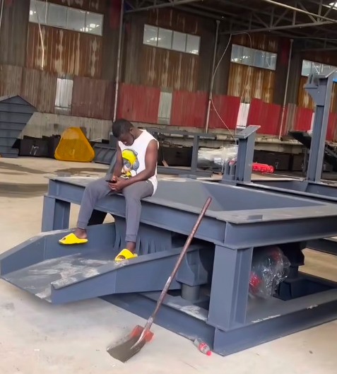 非洲中國山東路友破碎機設備施工