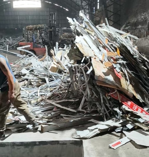 路友廢鋁破碎機(jī)好上手，好出料，好漂亮