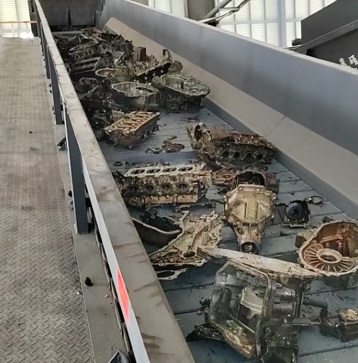 路友淮北客戶購買315型破碎機(jī)處理發(fā)動(dòng)機(jī)殼