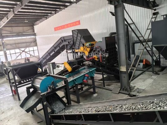 創(chuàng)新技術(shù)和全新智能軟件驅(qū)動(dòng)，精準(zhǔn)挑除輕物質(zhì)和金屬雜質(zhì)