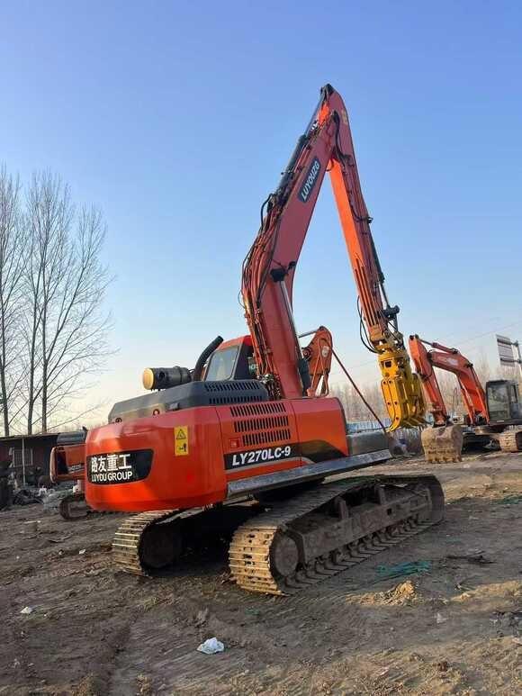 客戶21年購入的路友230加長臂抓鋼機(jī) ，國三排放，使用仔細(xì)宛如新機(jī)