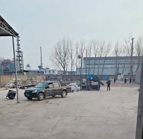 設(shè)備就位完畢，隨時候命，指令下達(dá)即刻開工安裝。